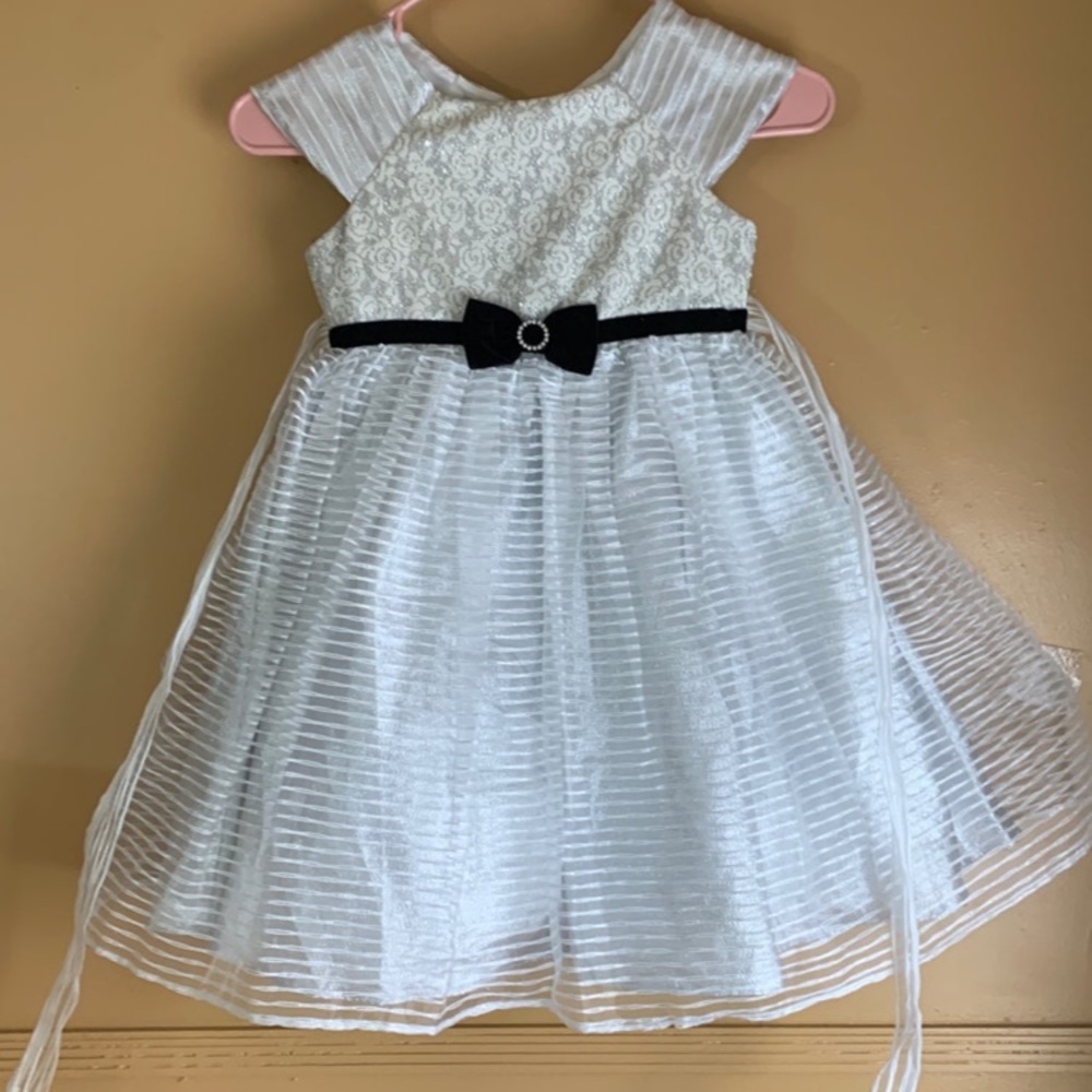 Jona Michelle size 5 dress silver, black bow, roses, glittery, roses, shimmery